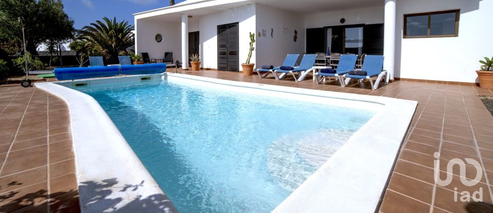 Casa 3 habitaciones de 142 m² en Playa Blanca (35580)