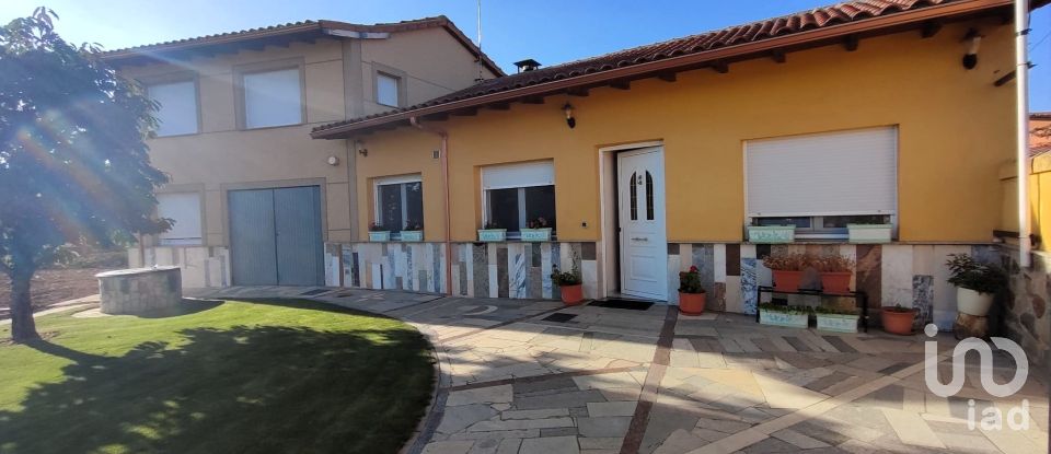 Casa rústica 4 habitaciones de 184 m² en Villares de Órbigo (24288)