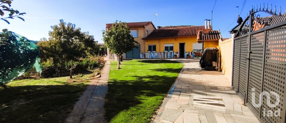 Casa rústica 4 habitaciones de 184 m² en Villares de Órbigo (24288)