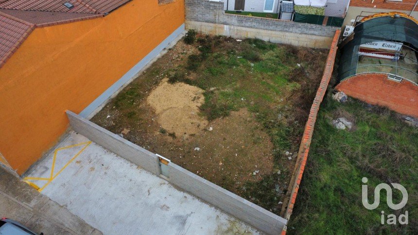 Land of 385 m² in Villaobispo de Las Regueras (24195)