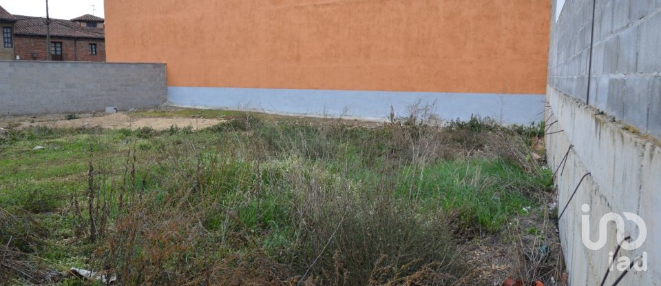 Land of 385 m² in Villaobispo de Las Regueras (24195)