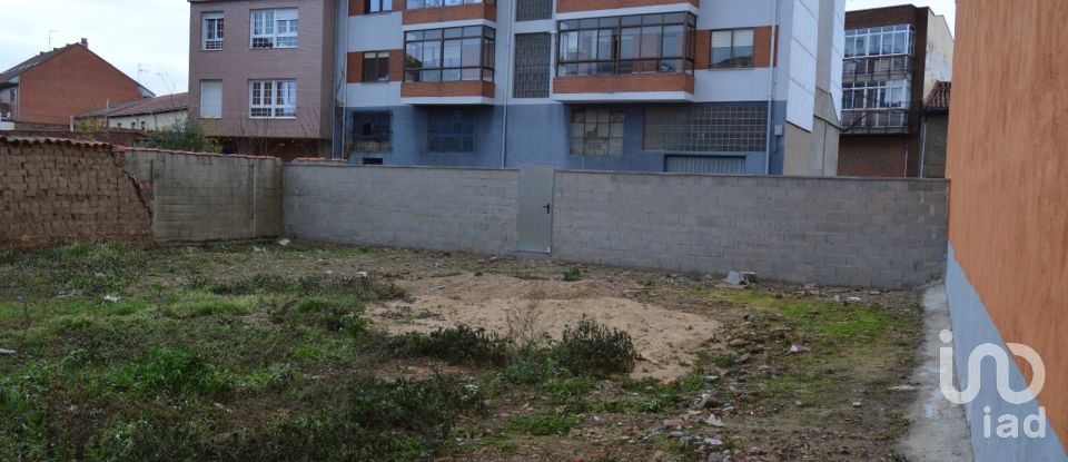 Land of 385 m² in Villaobispo de Las Regueras (24195)