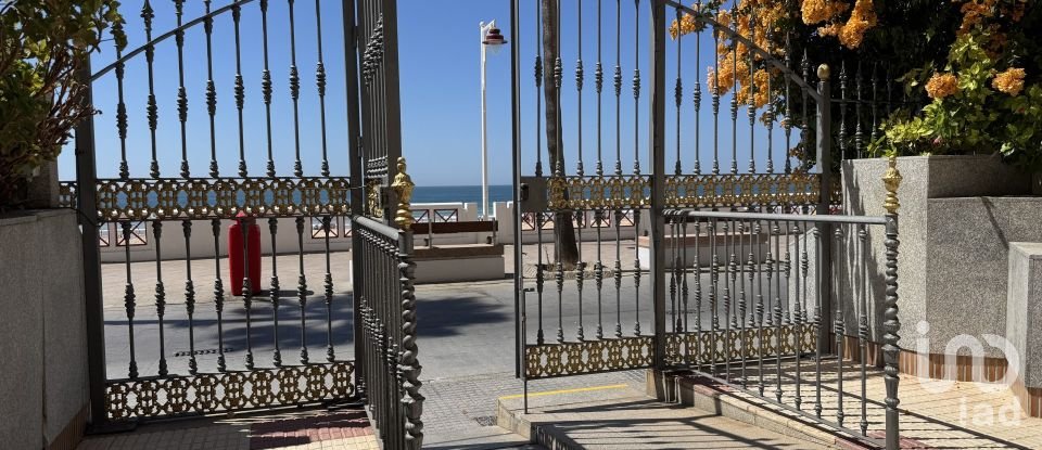 Pis 4 habitacions de 125 m² a Cádiz (11011)