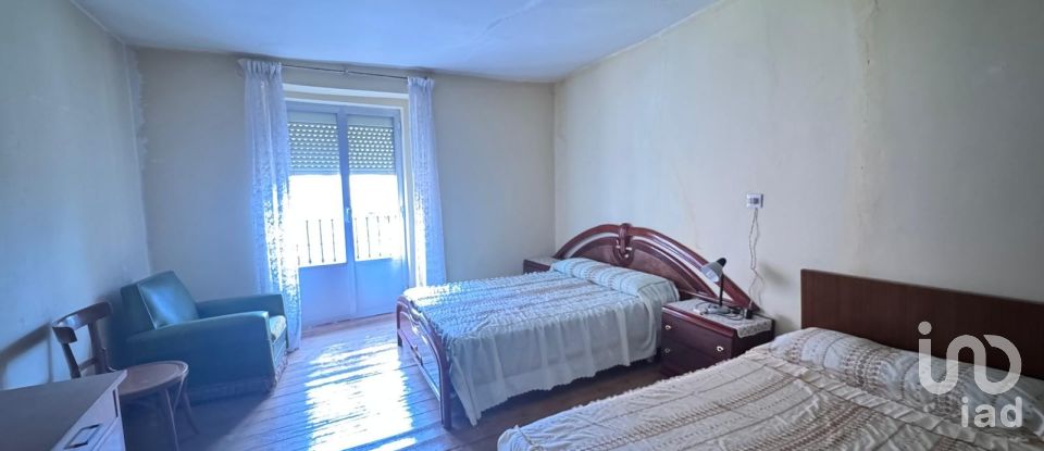 Village house 5 bedrooms of 481 m² in Benamariel (24233)