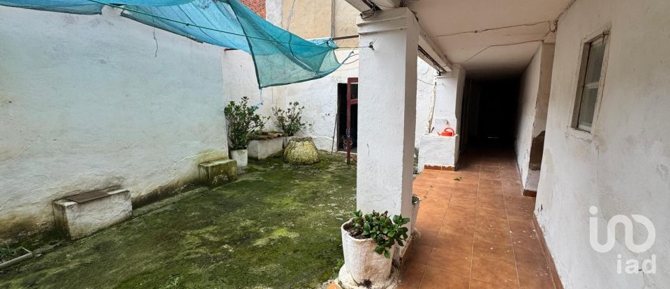 Village house 5 bedrooms of 481 m² in Benamariel (24233)