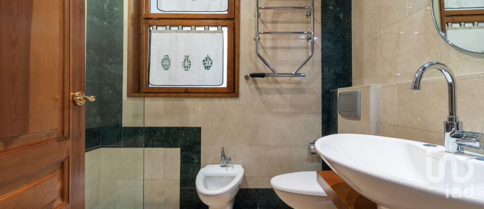 Pis 3 habitacions de 140 m² a Barcelona (08007)