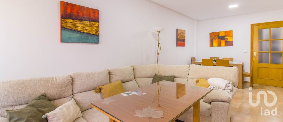 Pis 3 habitacions de 96 m² a Huelva (21006)