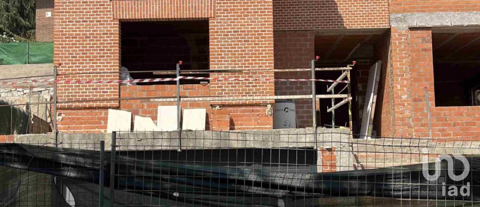 Chalet 4 habitaciones de 380 m² en Guadalix de la Sierra (28794)