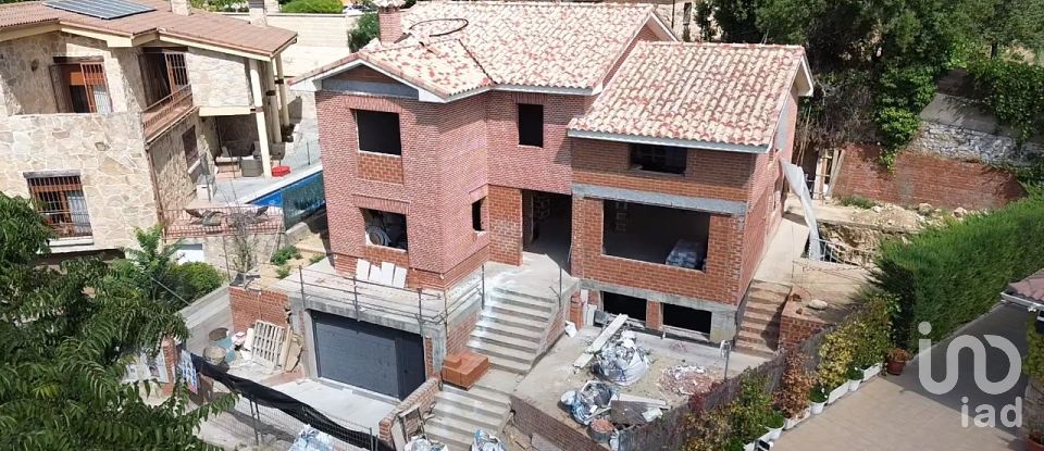 Chalet 4 habitaciones de 380 m² en Guadalix de la Sierra (28794)