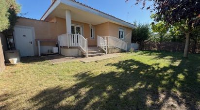 Casa de muntanya 3 habitacions de 137 m² a Urbanización El Encinar (37190)