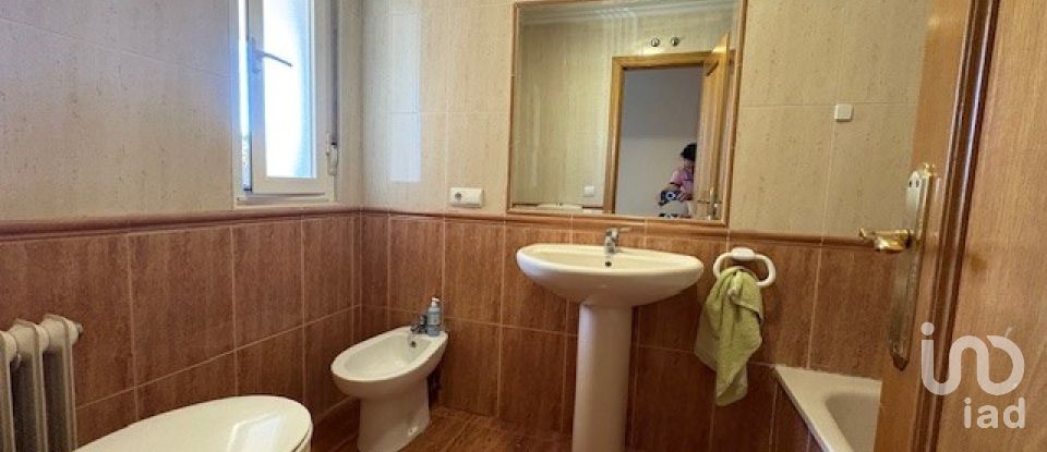 Chalet 3 habitaciones de 137 m² en Urbanización El Encinar (37190)