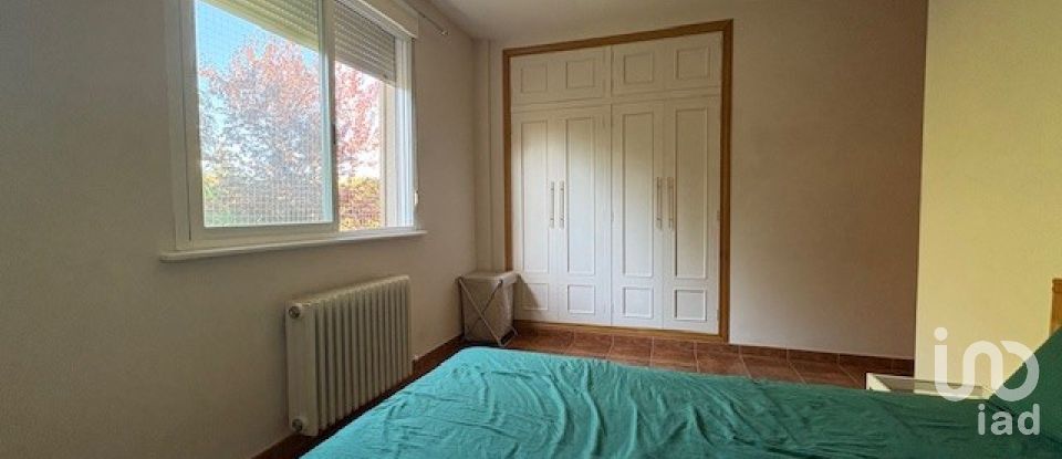 Chalet 3 habitaciones de 137 m² en Urbanización El Encinar (37190)