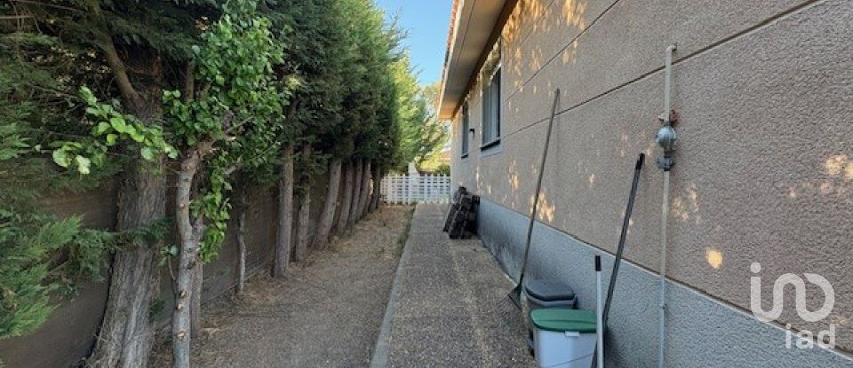 Chalet 3 habitaciones de 137 m² en Urbanización El Encinar (37190)