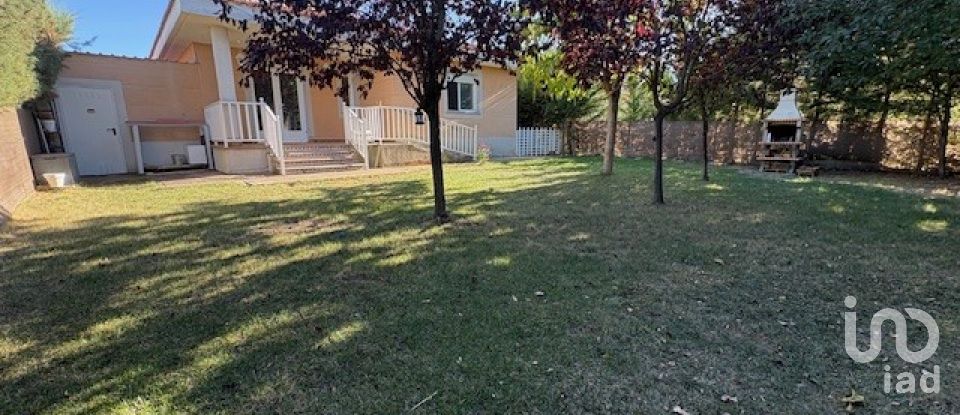 Chalet 3 habitaciones de 137 m² en Urbanización El Encinar (37190)