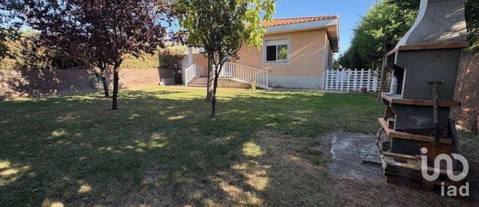 Chalet 3 habitaciones de 137 m² en Urbanización El Encinar (37190)