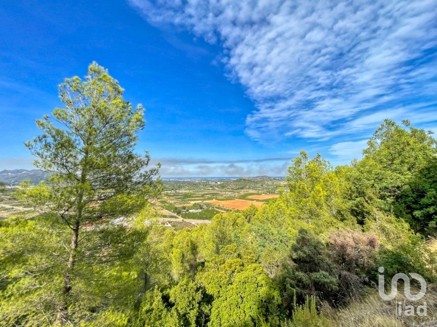 Terreno urbano de 3.000 m² en Ador (46729)