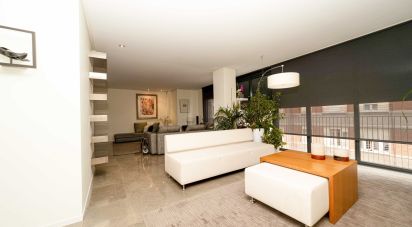 Triplex 5 bedrooms of 463 m² in León (24004)