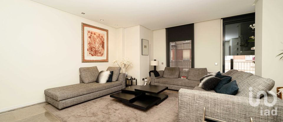 Triplex 5 bedrooms of 463 m² in León (24004)