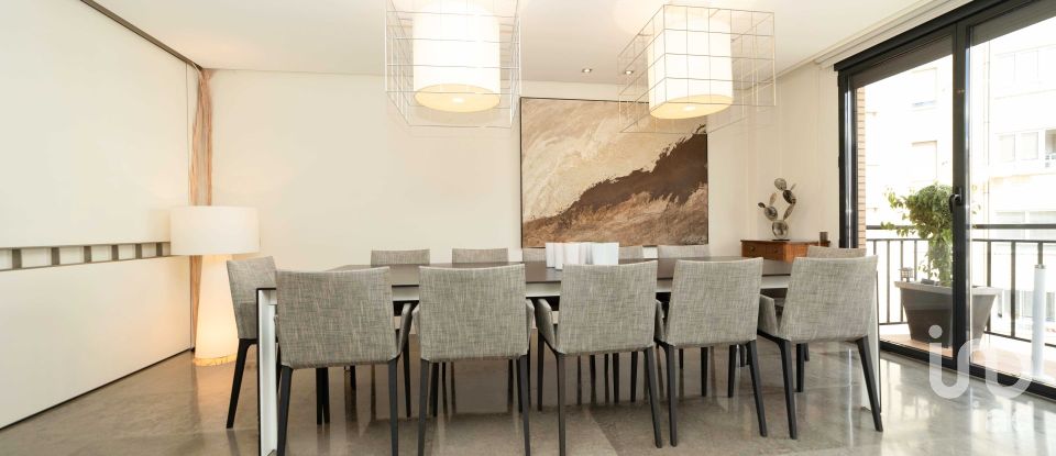 Triplex 5 bedrooms of 463 m² in León (24004)