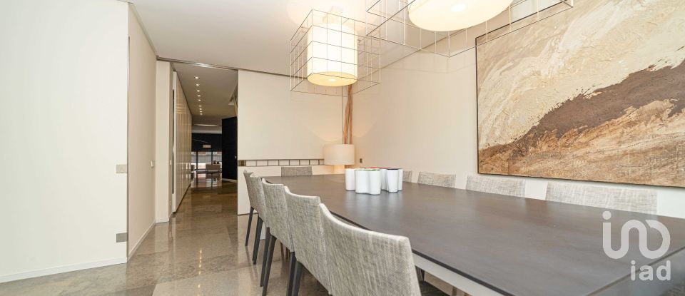 Triplex 5 bedrooms of 463 m² in León (24004)