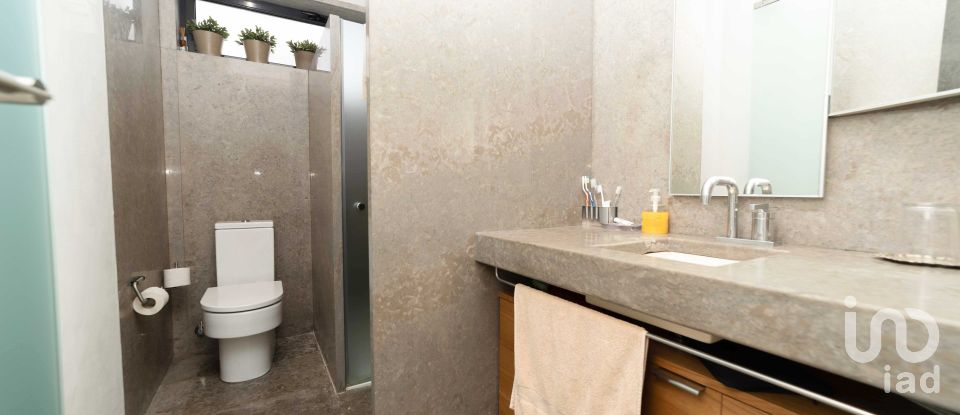 Triplex 5 bedrooms of 463 m² in León (24004)