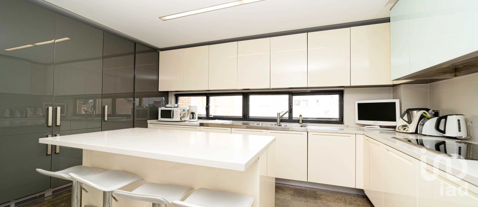 Triplex 5 bedrooms of 463 m² in León (24004)