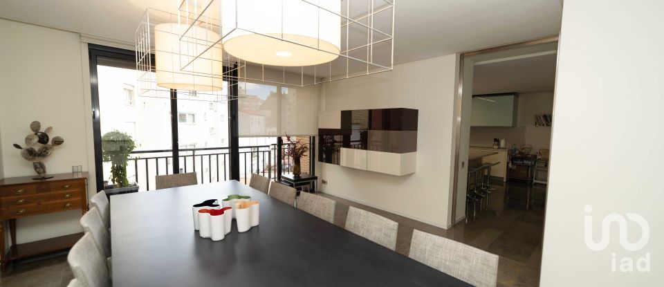 Triplex 5 bedrooms of 463 m² in León (24004)