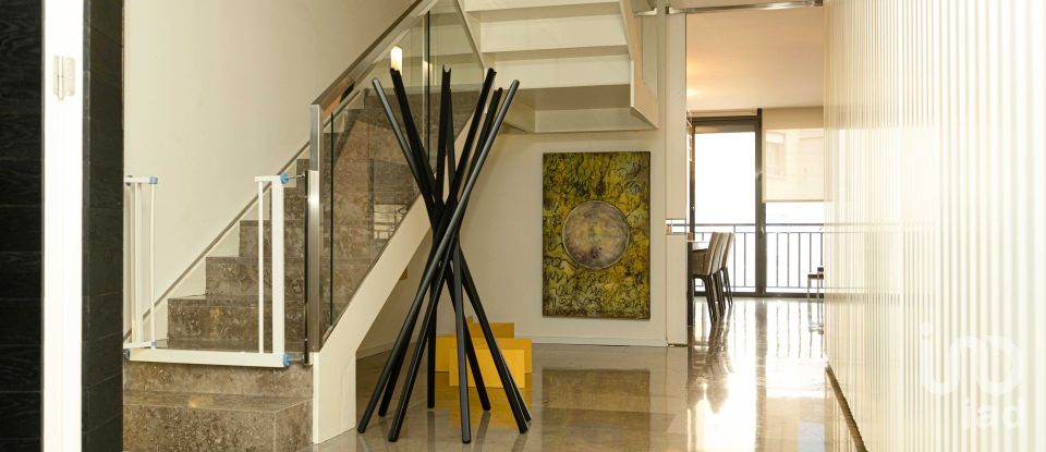 Triplex 5 bedrooms of 463 m² in León (24004)