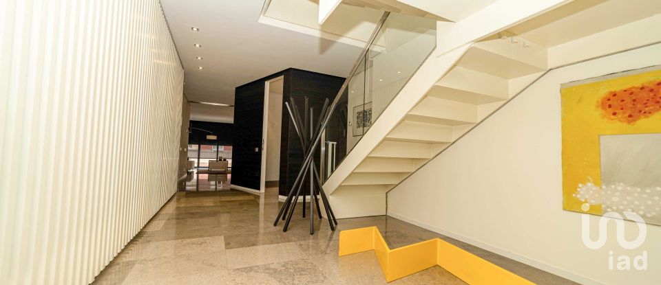 Triplex 5 bedrooms of 463 m² in León (24004)