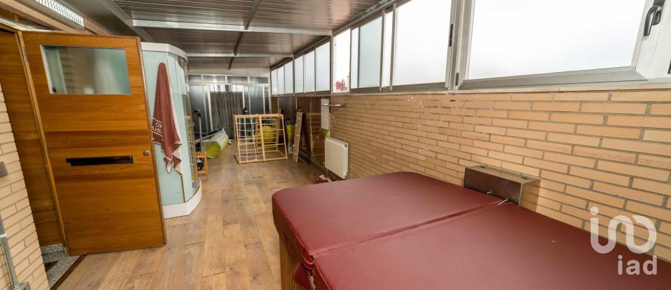 Triplex 5 bedrooms of 463 m² in León (24004)