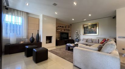 Cottage 4 bedrooms of 397 m² in Palau-Solita I Plegamans (08184)