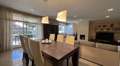 Cottage 4 bedrooms of 397 m² in Palau-Solita I Plegamans (08184)