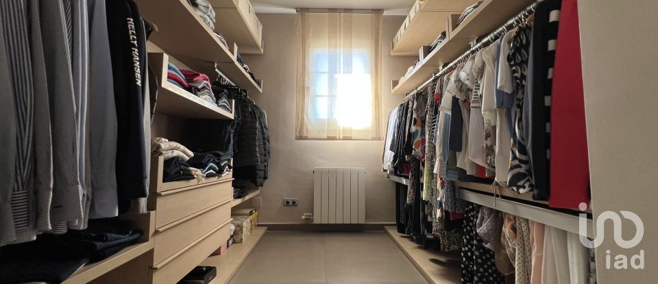 Cottage 4 bedrooms of 397 m² in Palau-Solita I Plegamans (08184)