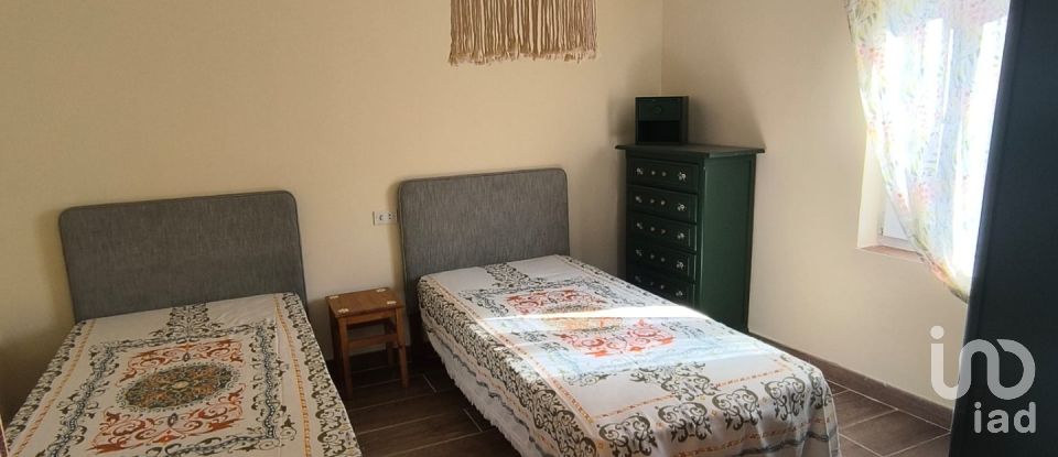 Maison de village 2 chambres de 260 m² à Valdesaz de Los Oteros (24208)