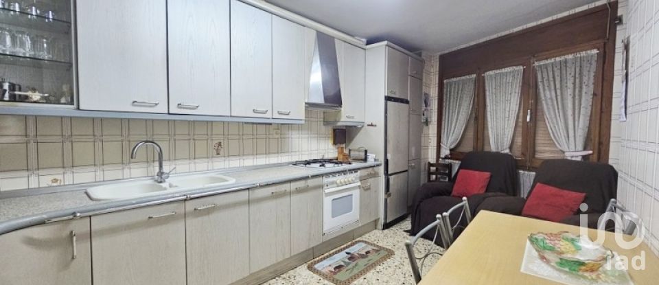 Casa de pueblo 6 habitaciones de 446 m² en Valjunquera (44595)