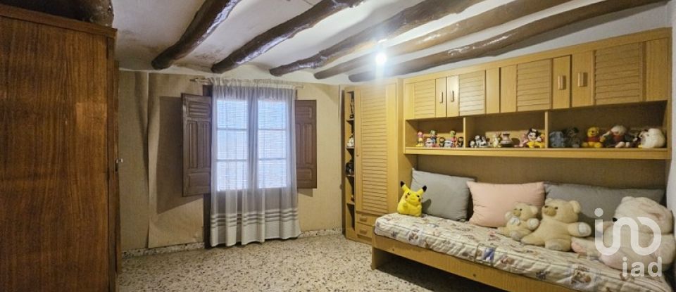 Casa de pueblo 6 habitaciones de 446 m² en Valjunquera (44595)