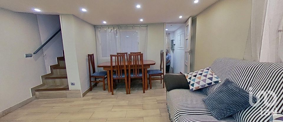 House 6 bedrooms of 150 m² in Valls (43800)