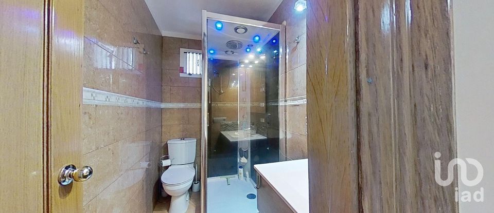 House 6 bedrooms of 150 m² in Valls (43800)