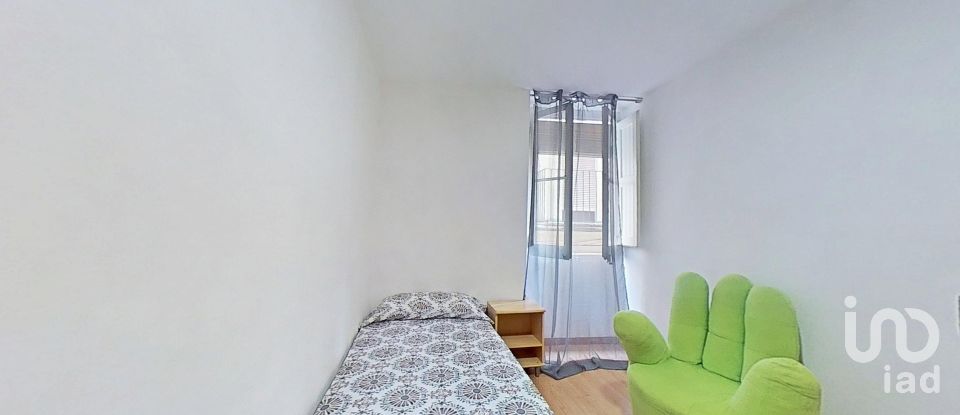 House 6 bedrooms of 150 m² in Valls (43800)