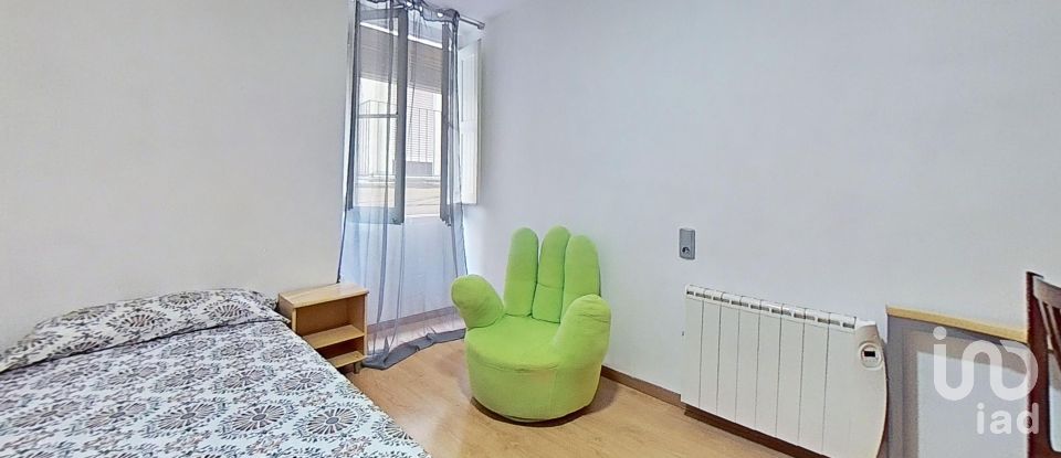 House 6 bedrooms of 150 m² in Valls (43800)