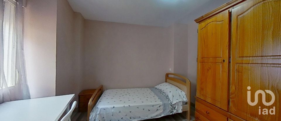 House 6 bedrooms of 150 m² in Valls (43800)