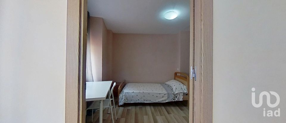 House 6 bedrooms of 150 m² in Valls (43800)