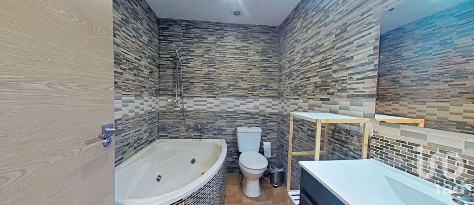 House 6 bedrooms of 150 m² in Valls (43800)