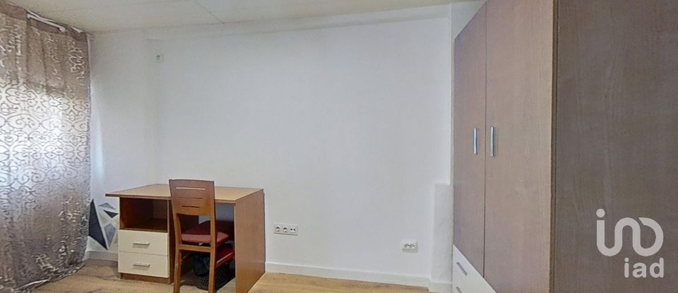 House 6 bedrooms of 150 m² in Valls (43800)