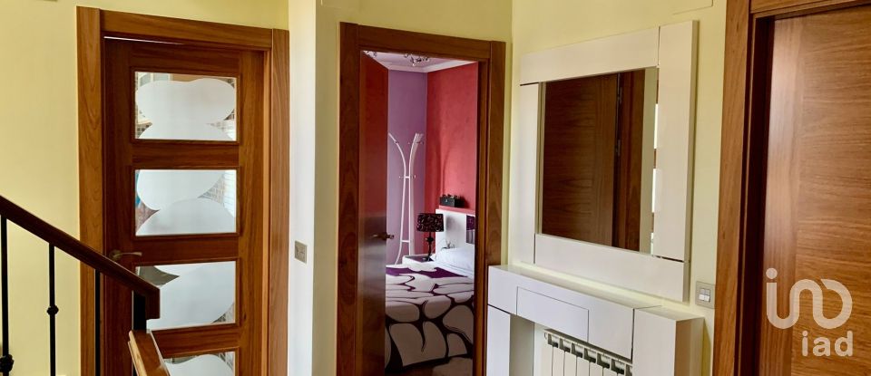 Maison 4 chambres de 185 m² à San Andrés del Rabanedo (24010)