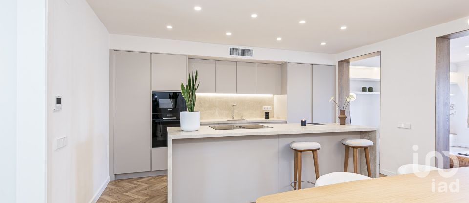 Piso 3 habitaciones de 162 m² en Barcelona (08009)