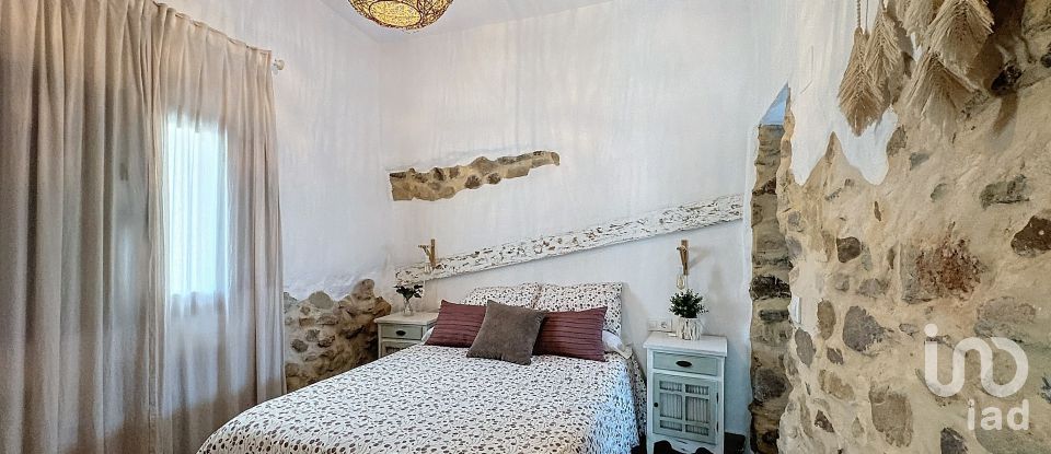 Village house 2 bedrooms of 98 m² in Facinas (11391)