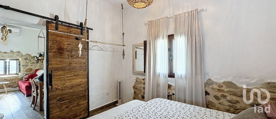 Village house 2 bedrooms of 98 m² in Facinas (11391)