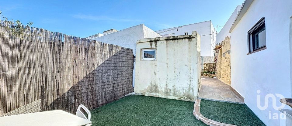 Village house 2 bedrooms of 98 m² in Facinas (11391)