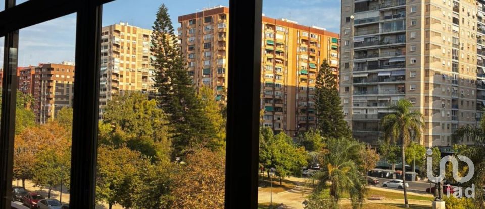 Pis 4 habitacions de 120 m² a Valencia (46022)